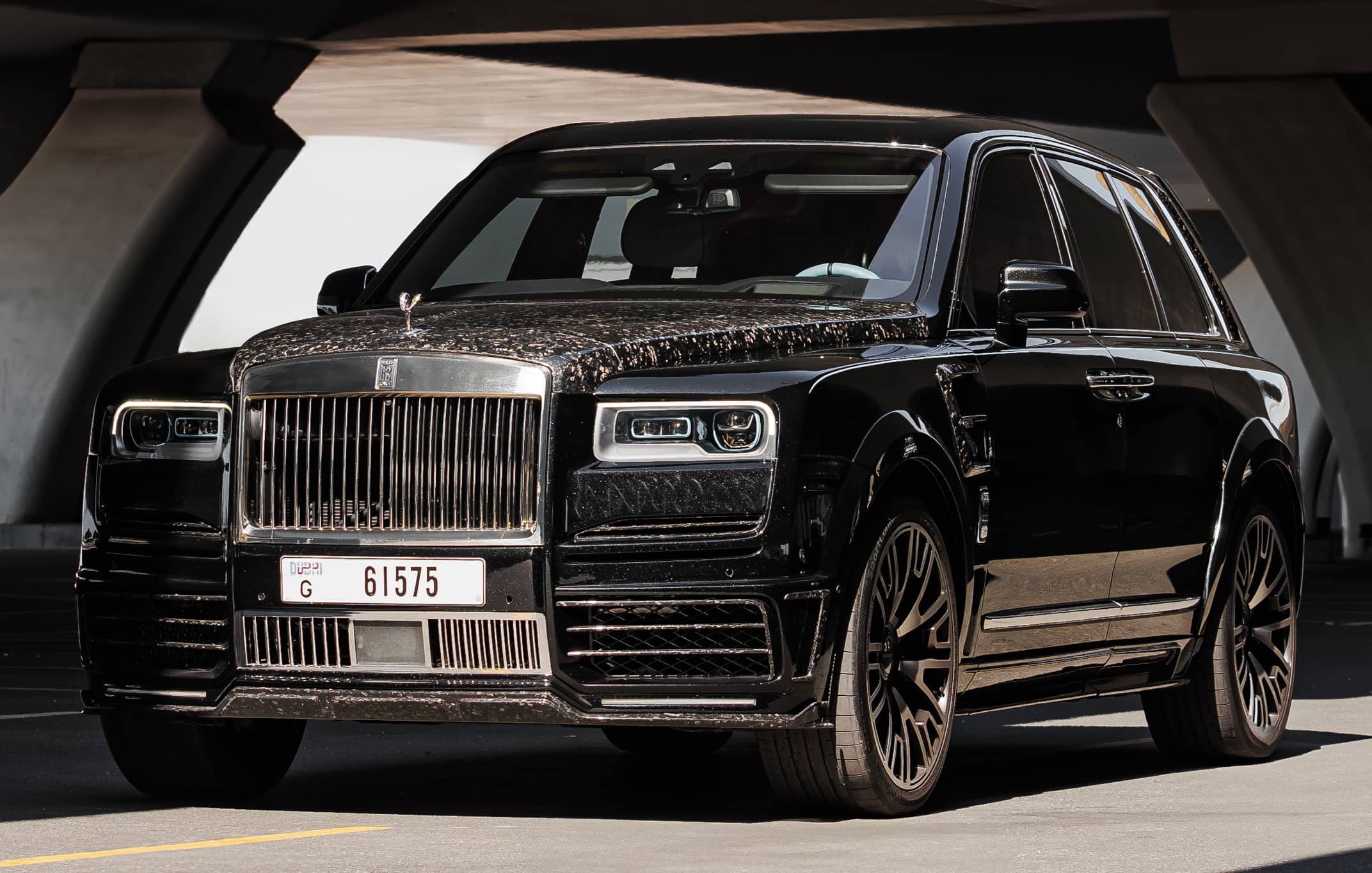 ROLLS ROYCE CULLINAN MANSORY BLACK - Rent in Dubai UAE