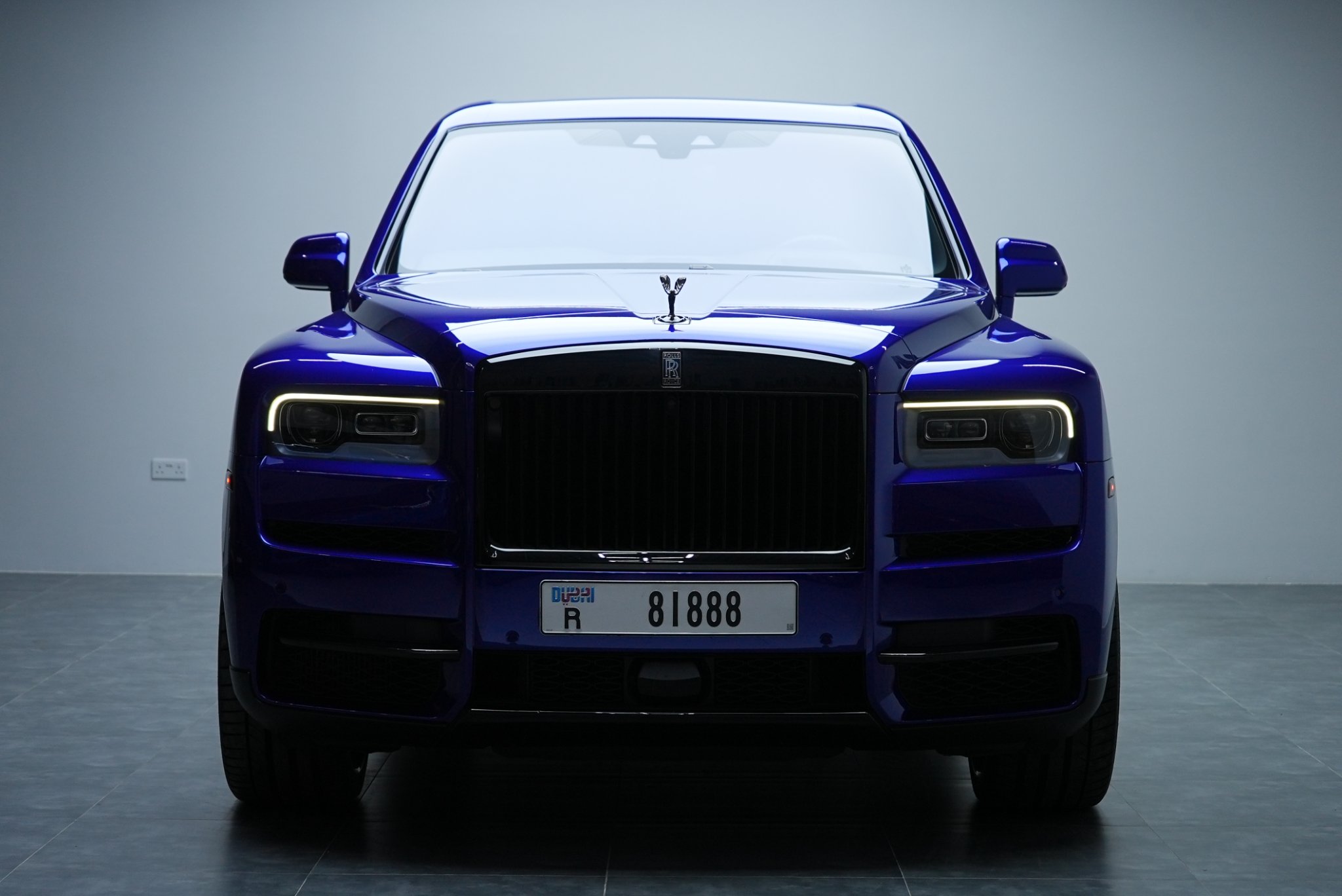ROLLS ROYCE CULLINAN BLACK BADGE BLUE - Rent in Dubai UAE