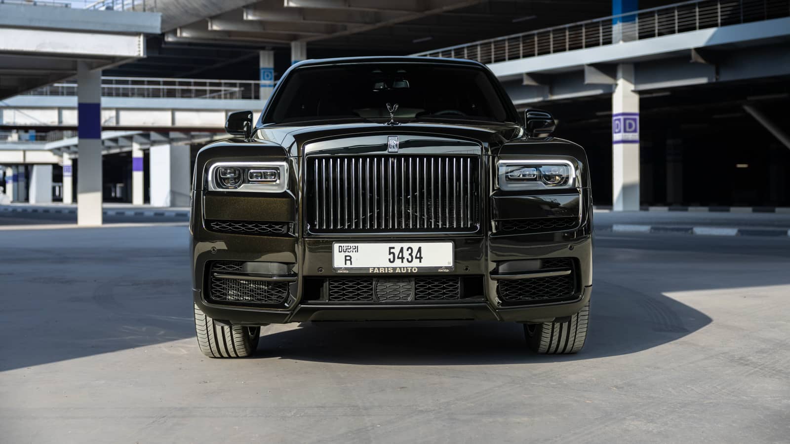 ROLLS ROYCE CULLINAN GREEN - Rent in Dubai UAE