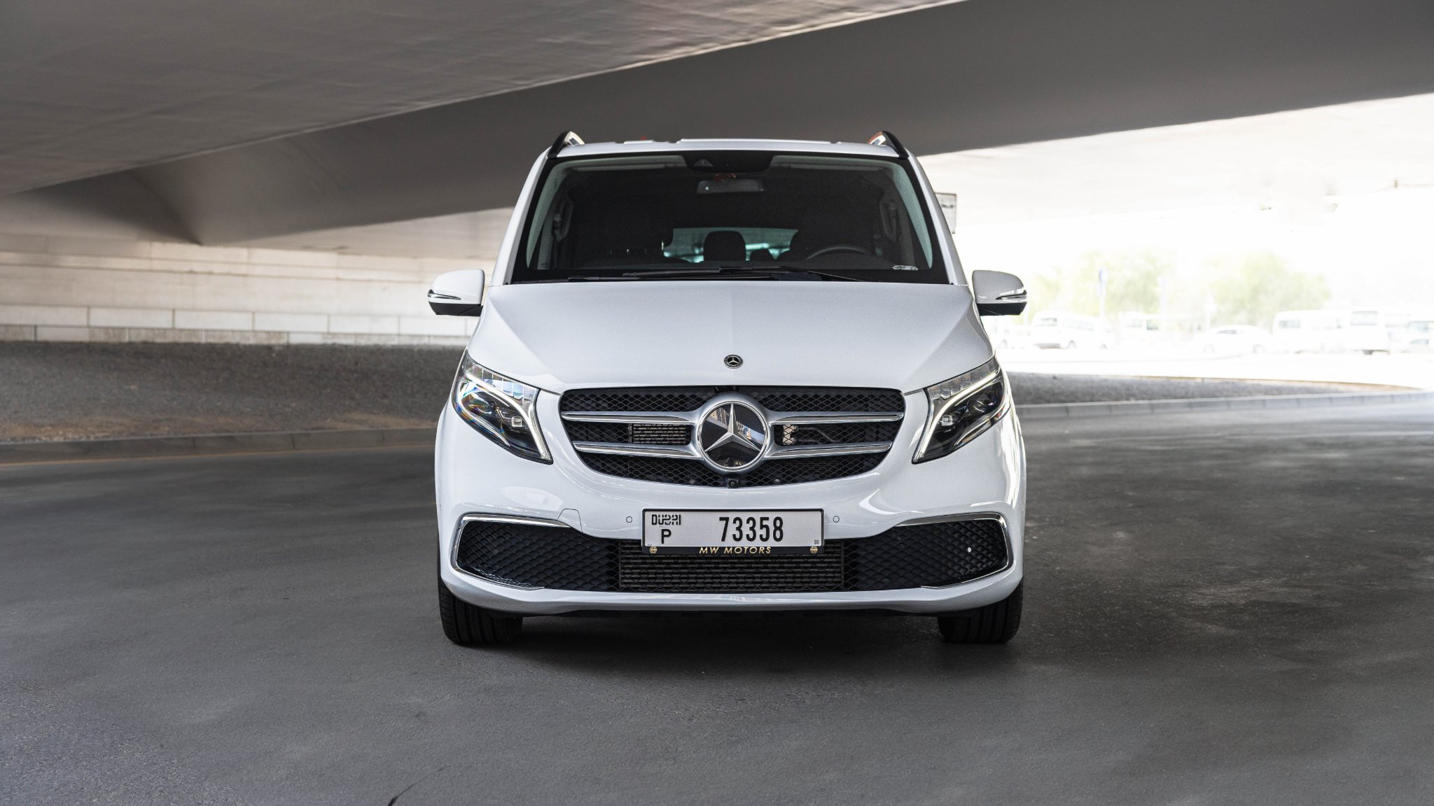 MERCEDES V-CLASS WHITE - Rent in Dubai UAE