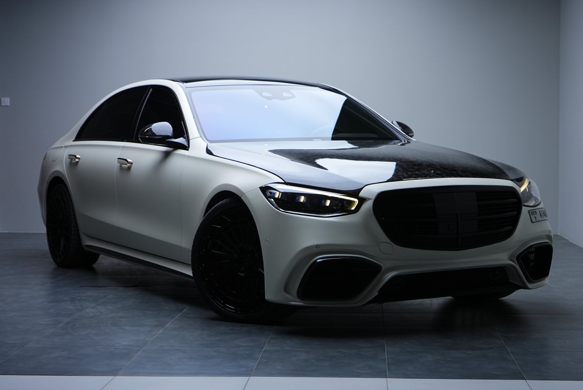 MERCEDES S580 BRABUS WHITE - Rent in Dubai UAE